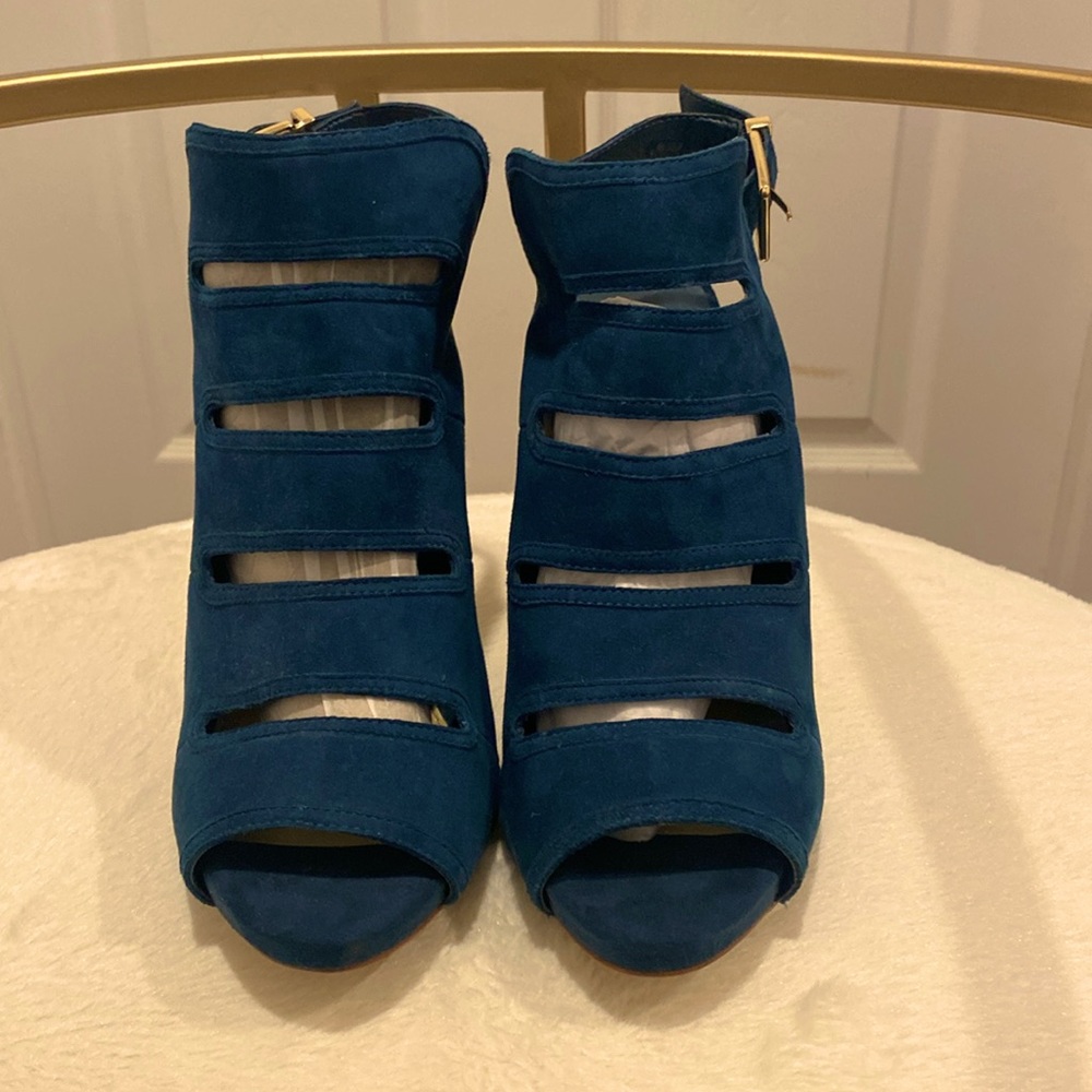 Gianni Bini teal/blue heels